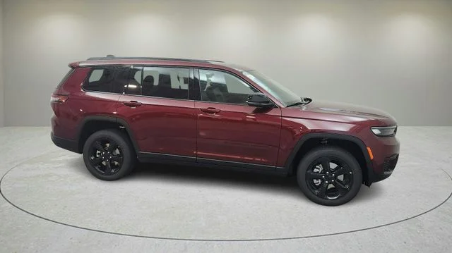 New 2025 Velvet Red Pearl-Coat Exterior Paint Jeep Altitude X image 11