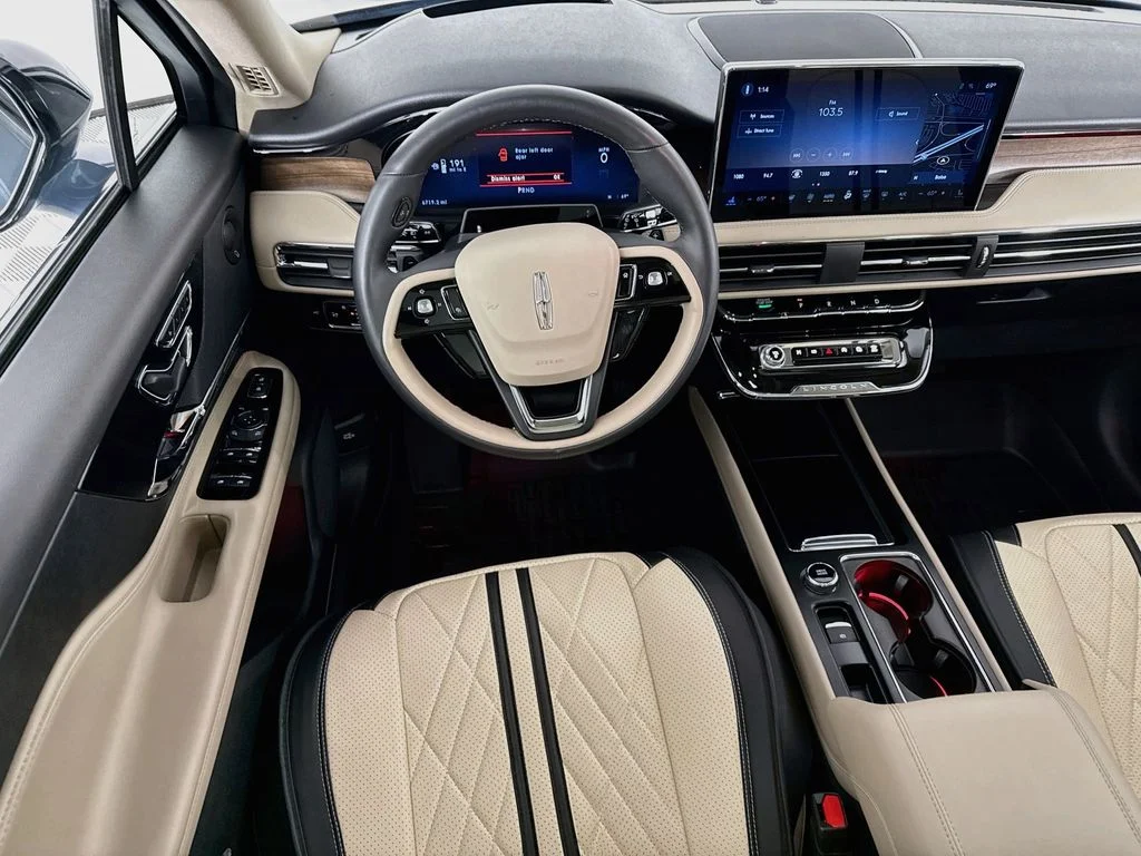Used 2025 Blue Metallic Lincoln Reserve image 20