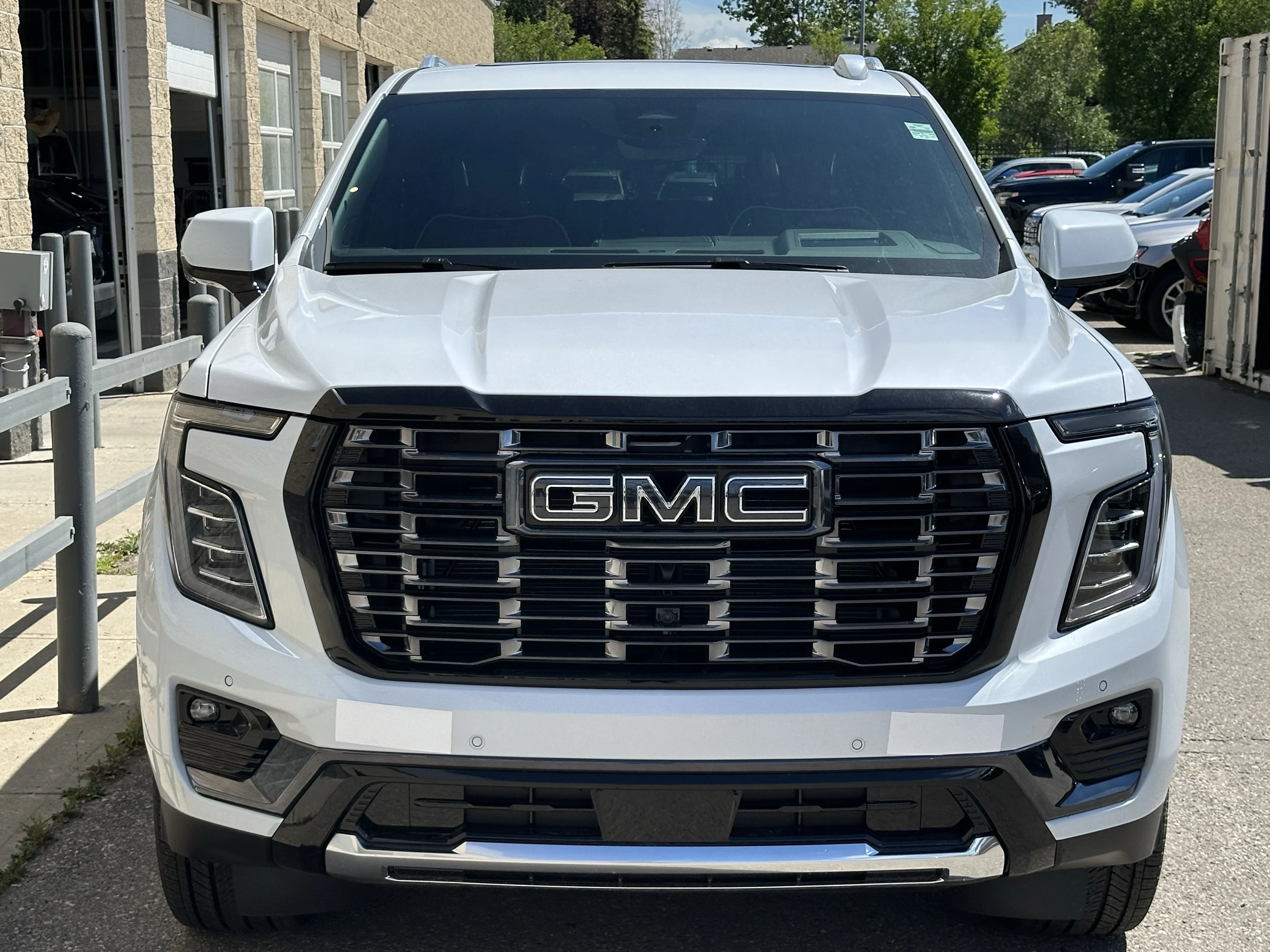 New 2026 Glacier White Tricoat GMC Denali Ultimate image 2
