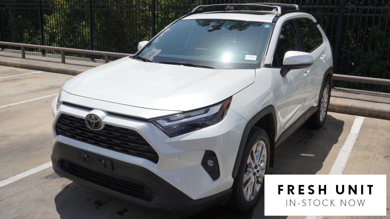 Used 2024 White Toyota XLE Premium image 1