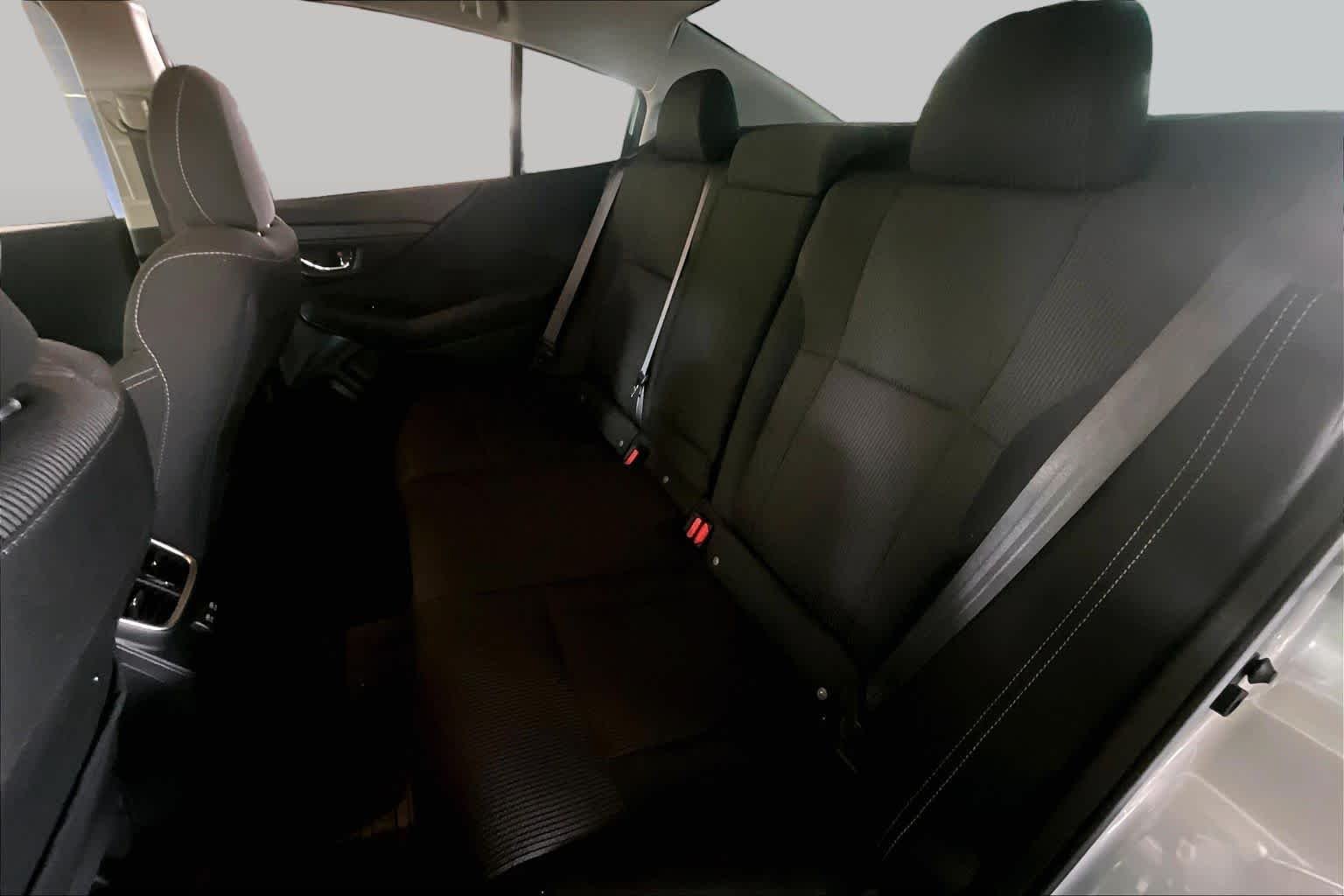 Used 2022 Ice Silver Metallic Subaru Premium image 18