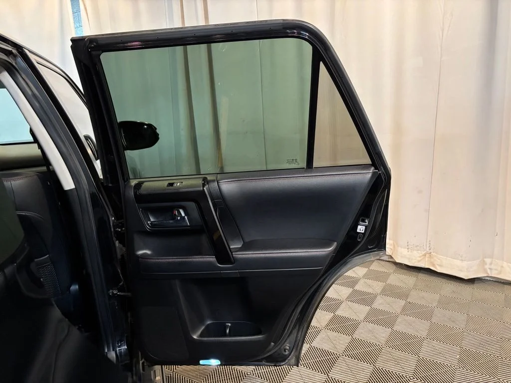 Used 2020 Midnight Black Metallic Toyota Venture image 23