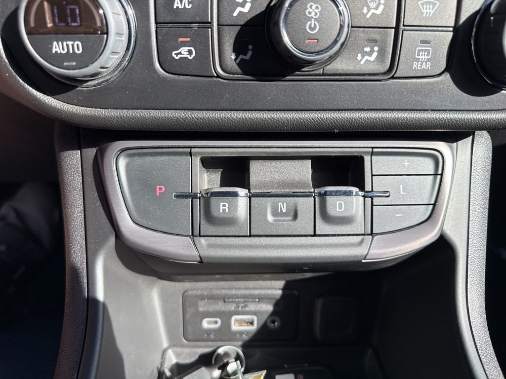 Used 2024 White Frost GMC AT4 image 21