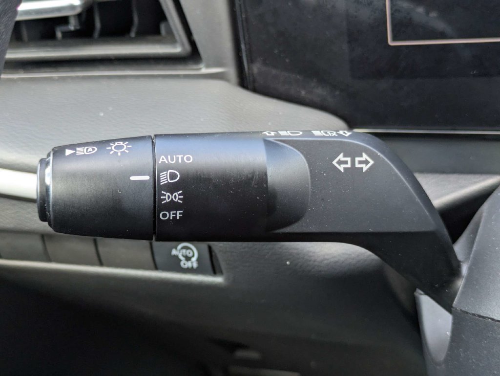 Used 2025 Gray Nissan S image 28