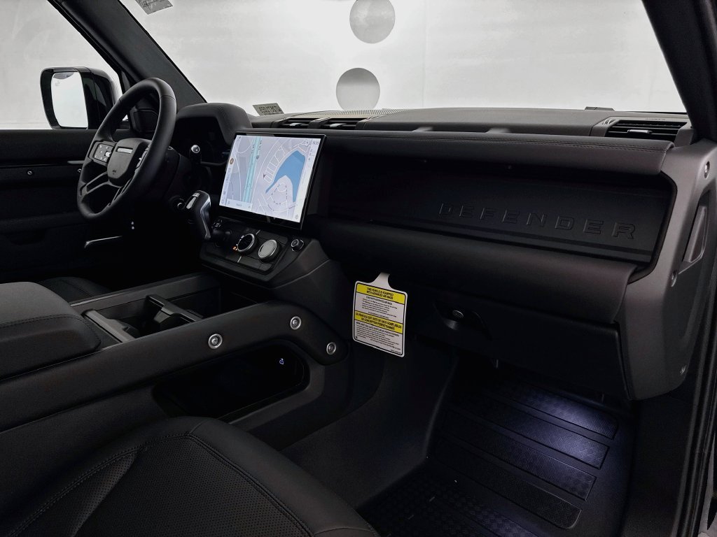 New 2026 Santorini Black Land Rover S image 30