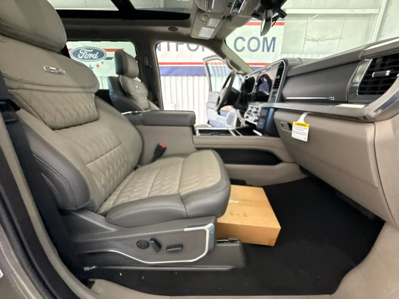 New 2026 Gray Ford Platinum image 27