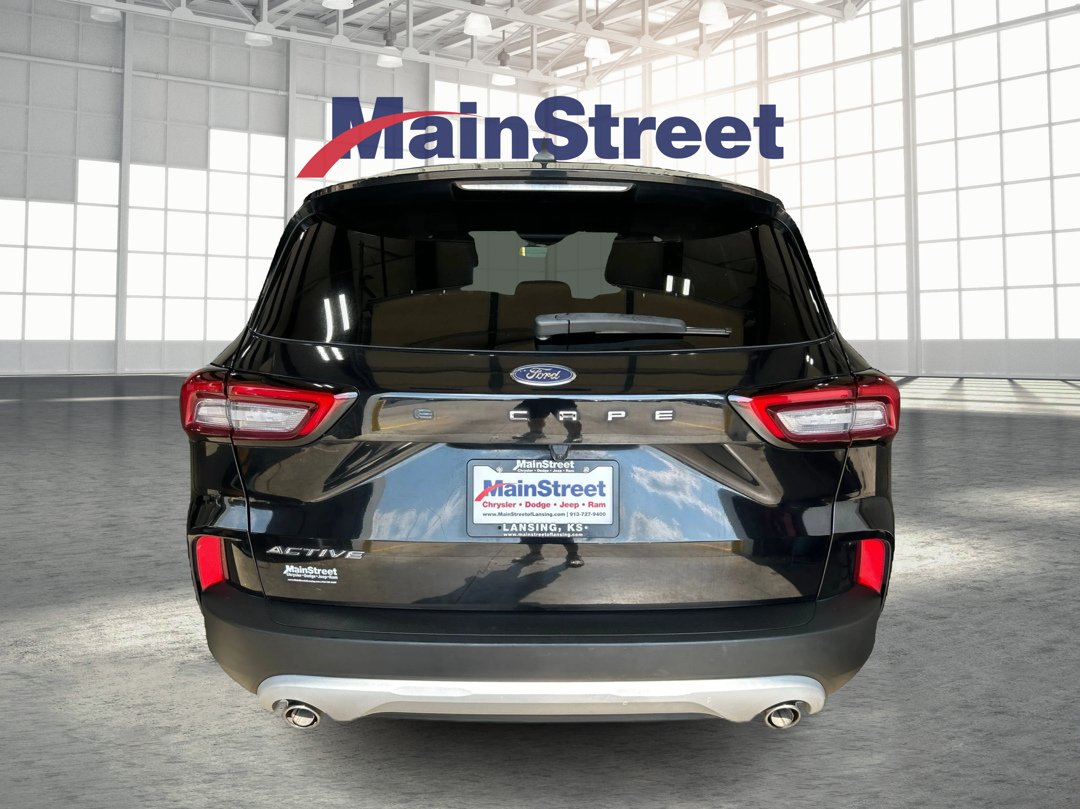 Used 2023 Black Ford Active image 4