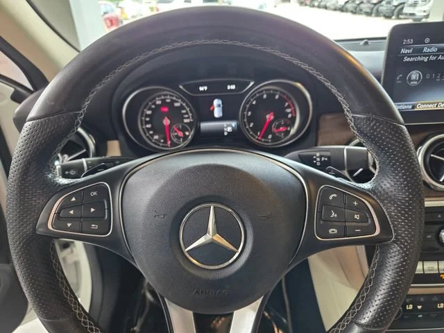 Used 2019 White Mercedes-Benz GLA 250 image 28