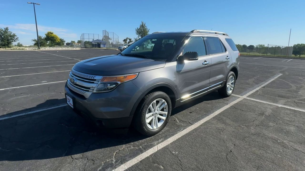 2014 Ford Explorer XLT photo 3