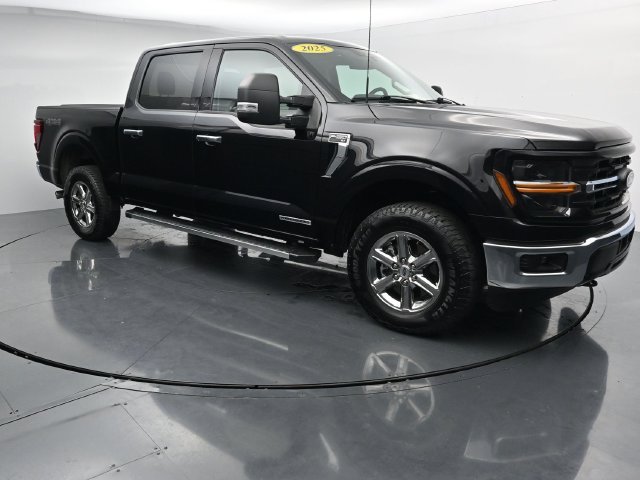 Certified Used 2025 Black Ford XLT image 2