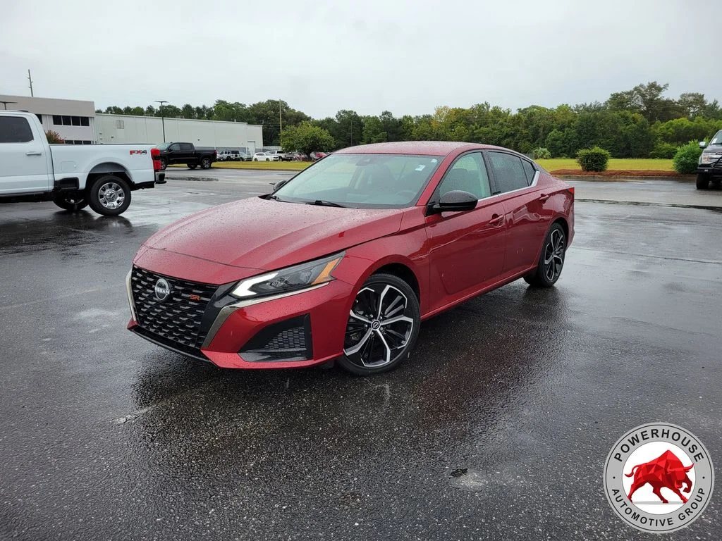 Used 2024 Red Nissan 2.5 SR image 2