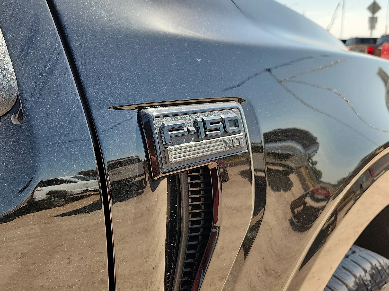 New 2026 Agate Black Metallic Ford XLT image 10