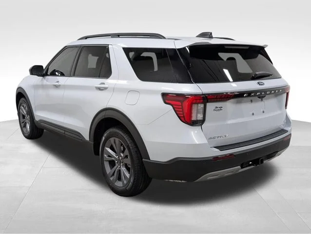 New 2026 Space White Metallic Ford Active image 50