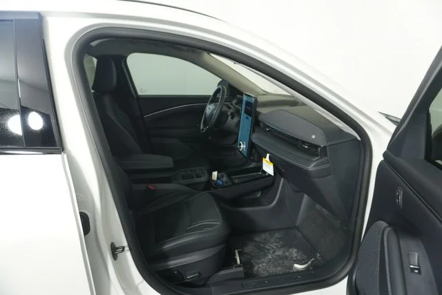 New 2026 Star White Metallic Tri-coat Ford Premium image 32