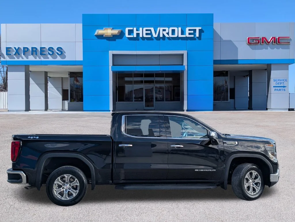 Used 2024 Black GMC SLT image 2