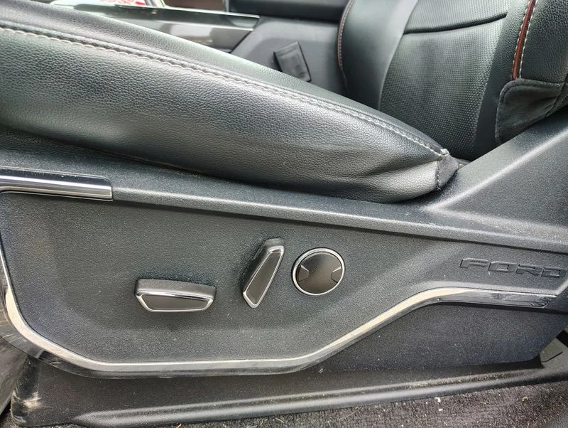 Used 2021 Black Ford Lariat image 9