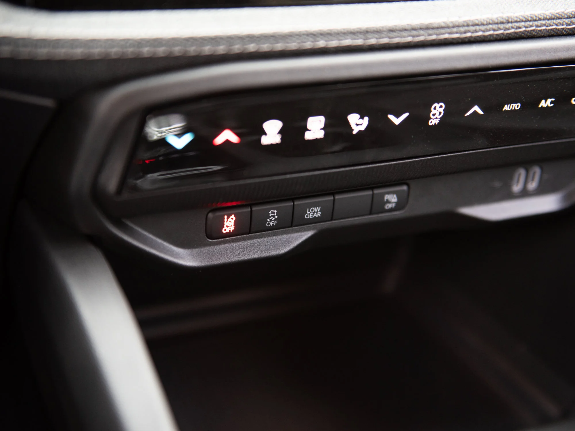New 2026 Black Jeep Laredo* 4x4 Hybrid, Heated Seats/Wheel, 6.3L/100KMS, Remote Start image 15