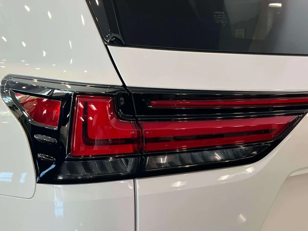2026 Lexus LX 700h F-Sport - Photo 10