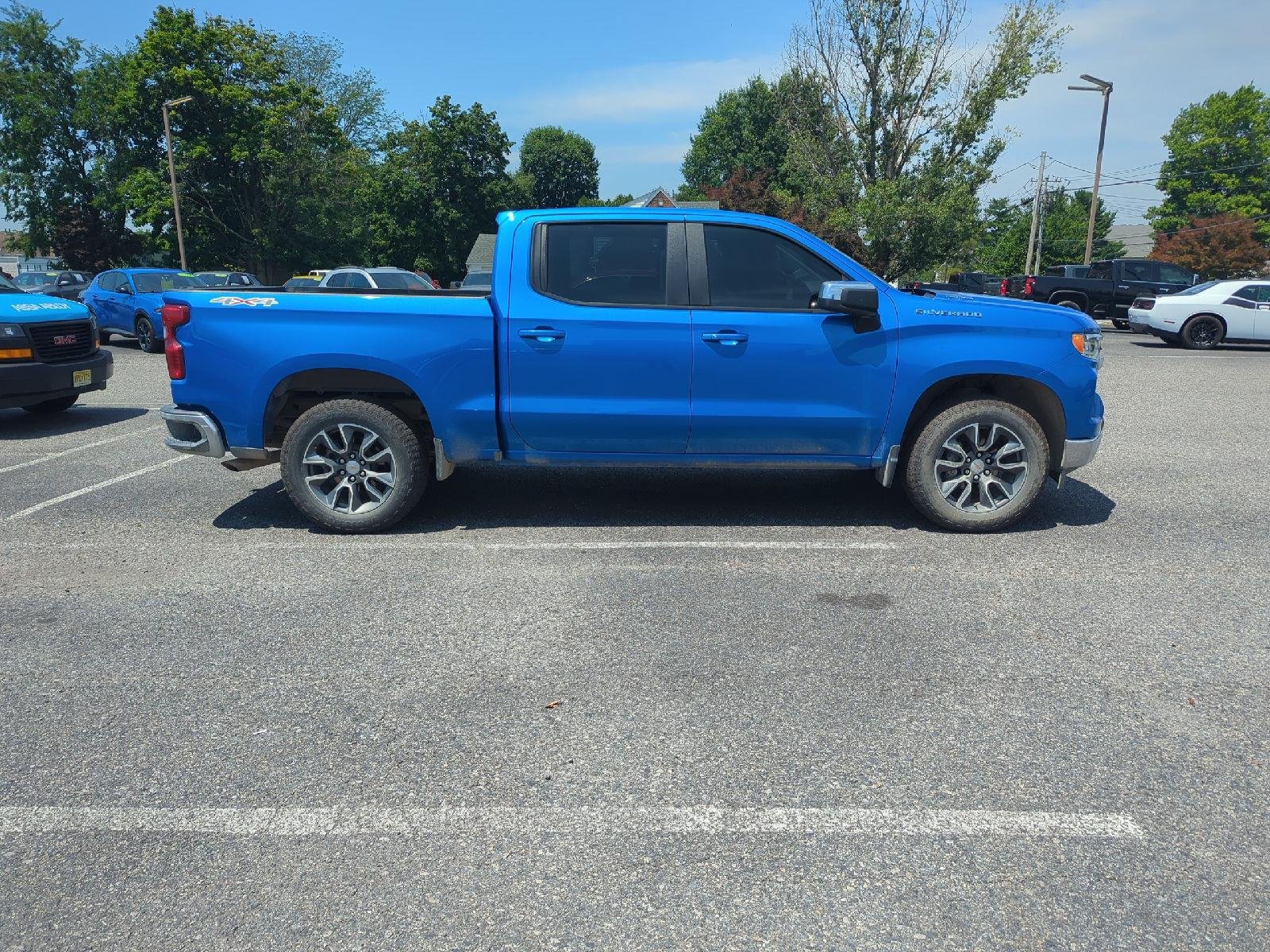 Used 2025 Riptide Blue Metallic Chevrolet LT image 8