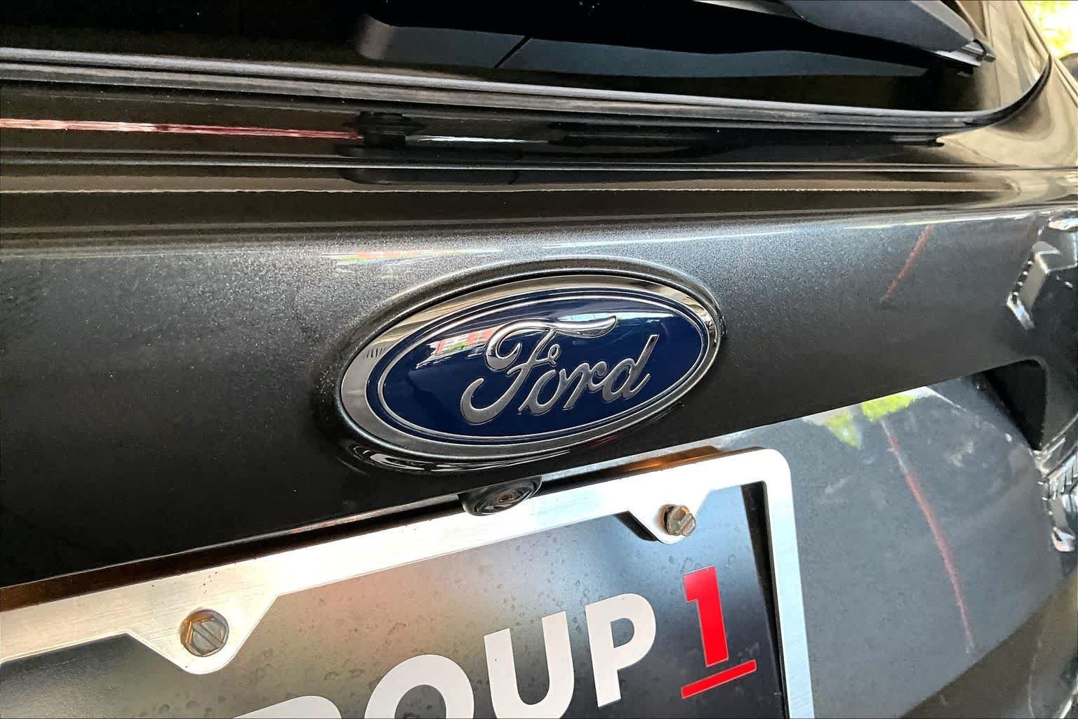 Used 2018 Magnetic Metallic Ford Titanium image 30