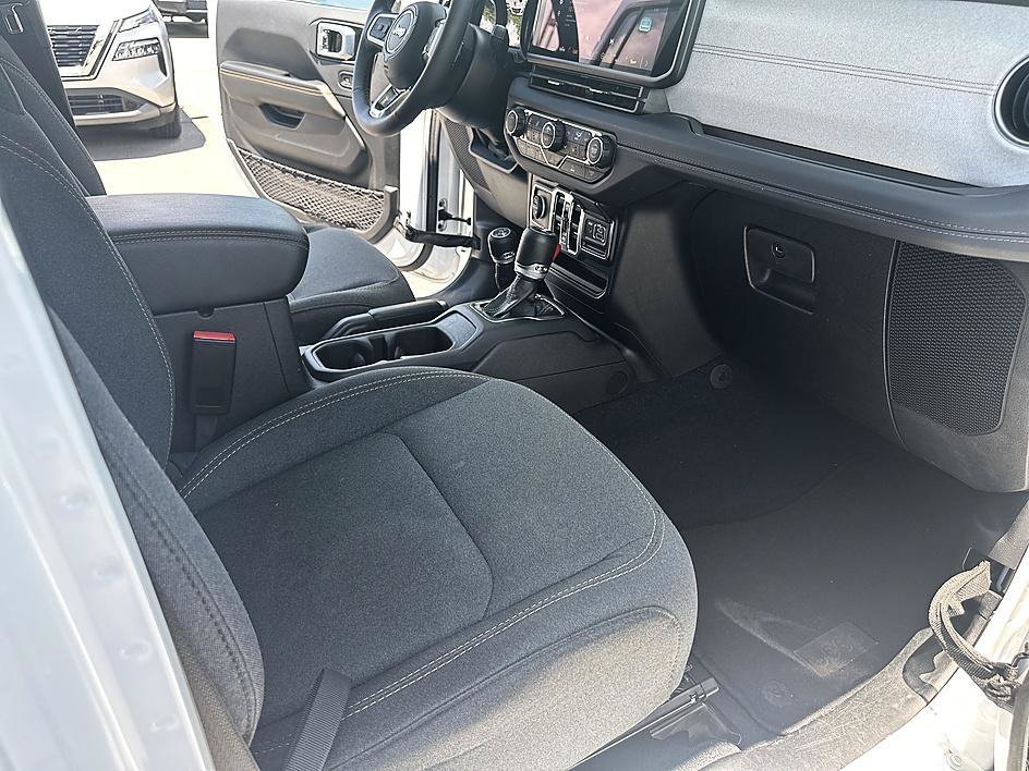 Used 2024 Bright White Clearcoat Jeep Sahara image 19