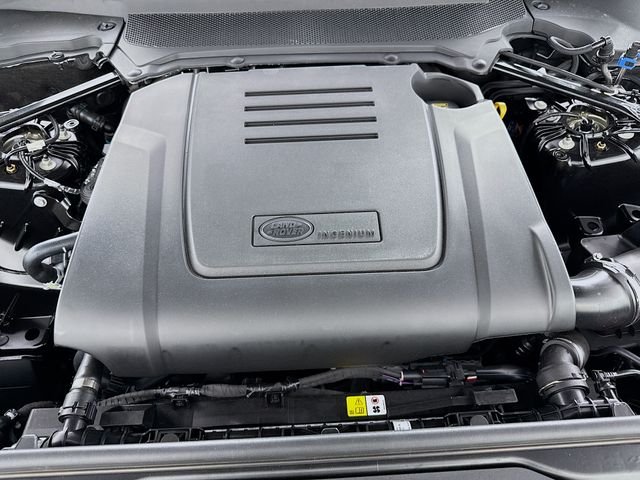 New 2026 Santorini Black Land Rover Dynamic SE image 32