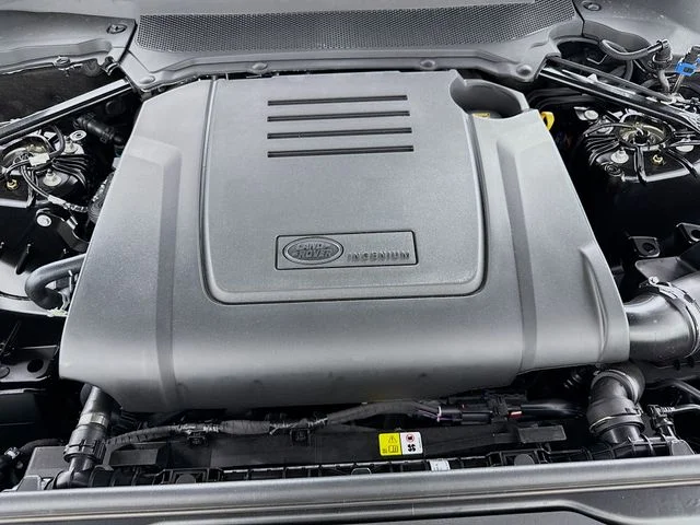 New 2026 Black Land Rover Dynamic SE image 32