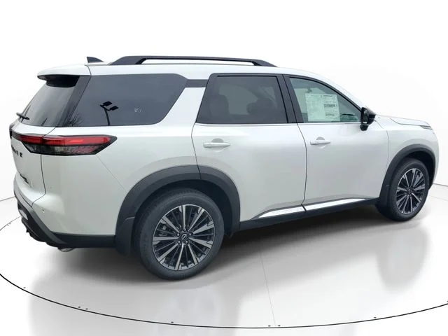 New 2026 Everest White Pearl TriCoat Nissan Platinum image 3