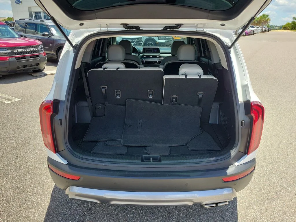 Used 2022 Glacial White Pearl Kia S image 9