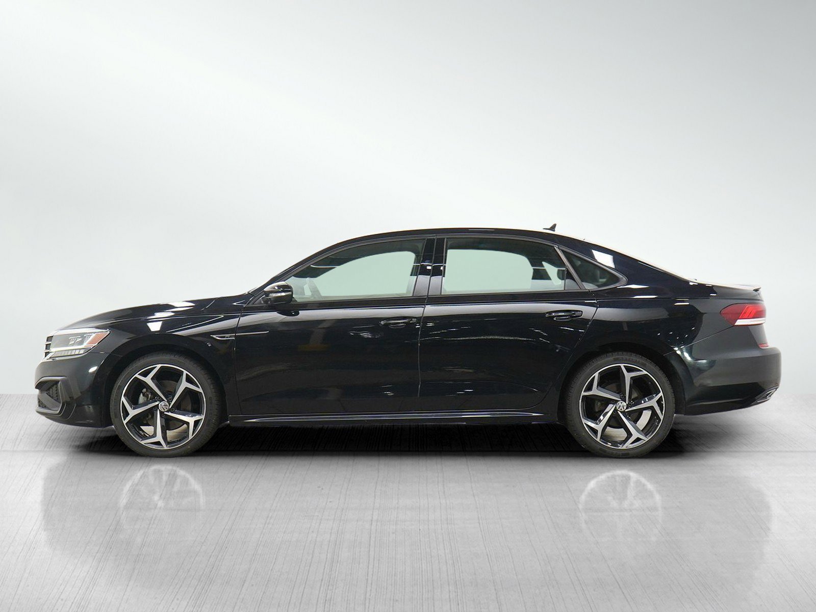 Used 2022 Volkswagen Passat R-Line with VIN 1VWMA7A36NC000054 for sale in South Saint Paul, Minnesota