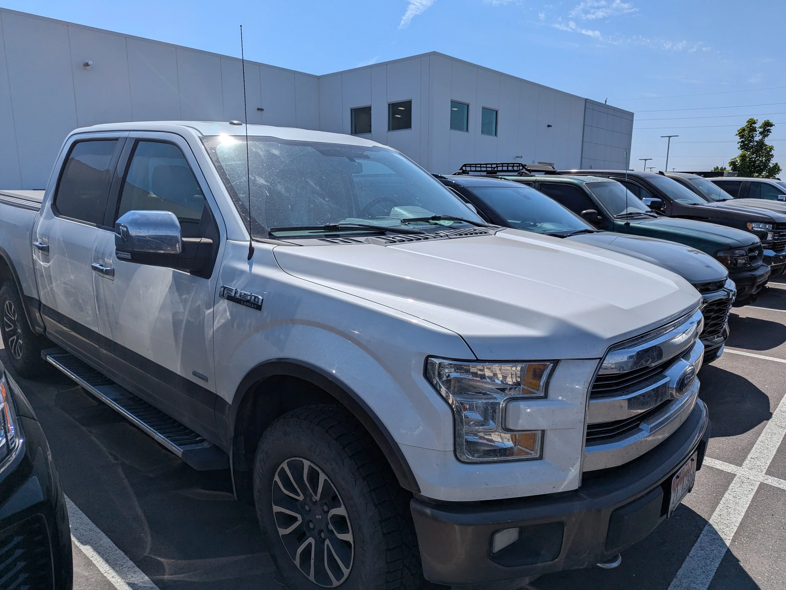 Used 2015  Ford Lariat image 3
