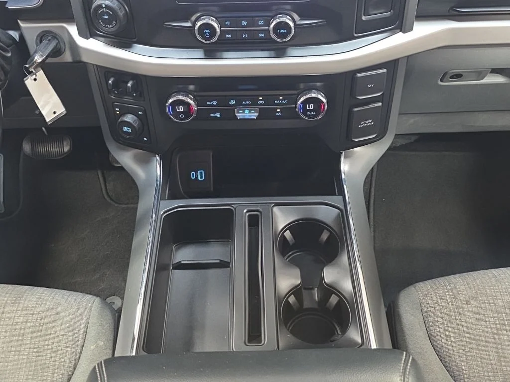 Used 2021 White Ford XLT image 24