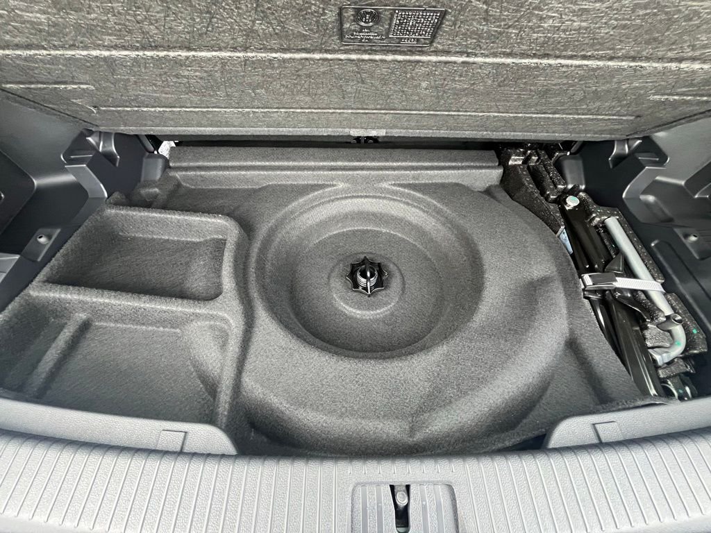 New 2026 White/off-white Volkswagen 2.0T Peak Edition image 28