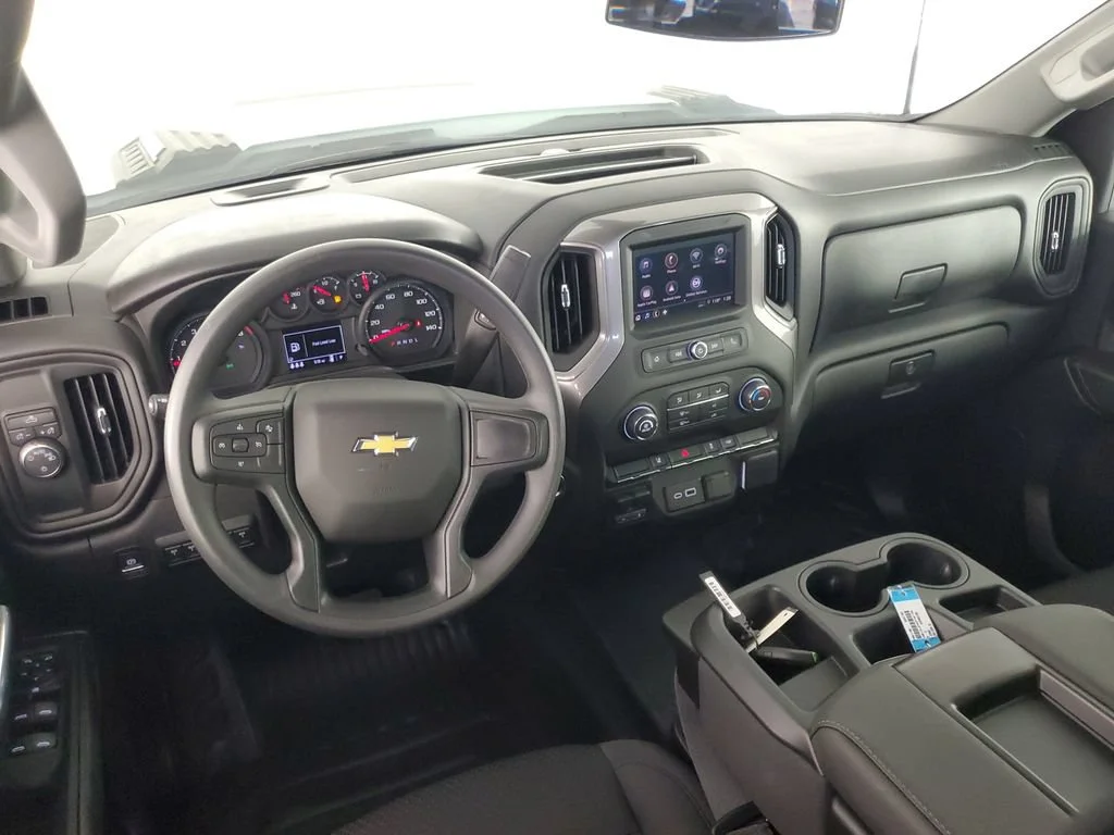 New 2026 Summit White Chevrolet WT image 20