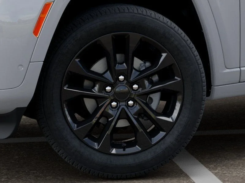 New 2026 Bright White Clear-Coat Exterior Paint Jeep Limited image 8