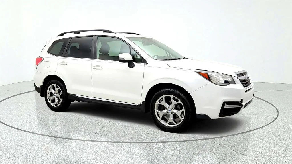 Used 2018 Crystal White Pearl Subaru 2.5i Touring CVT image 3