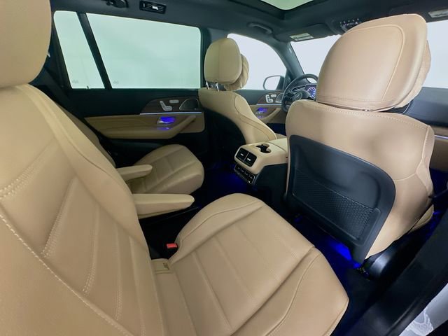 New 2026 MANUFAKTUR Moonlight White Metallic Mercedes-Benz GLS 580 image 66