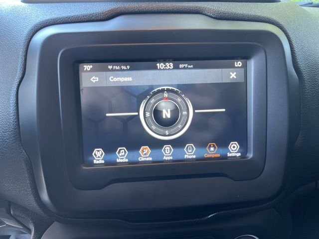 Used 2018 Glacier Metallic Jeep Latitude image 17