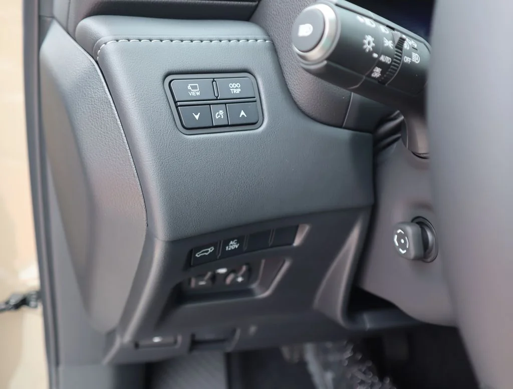 Used 2026  Lexus 700h Overtrail image 30