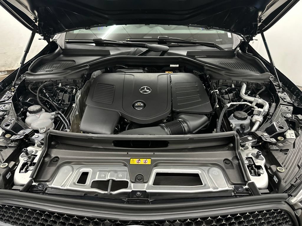 New 2026 Black Mercedes-Benz GLC 300 image 41