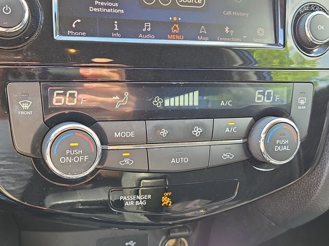 Used 2018 Blue Nissan SV image 27