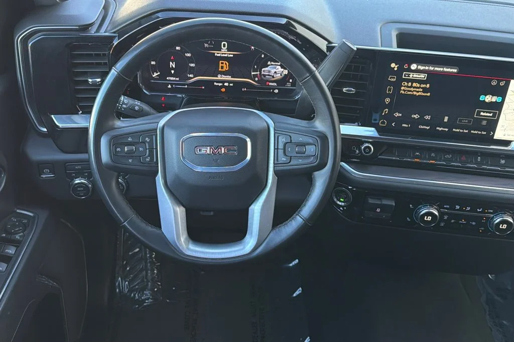 Used 2025 Summit White GMC SLT image 16
