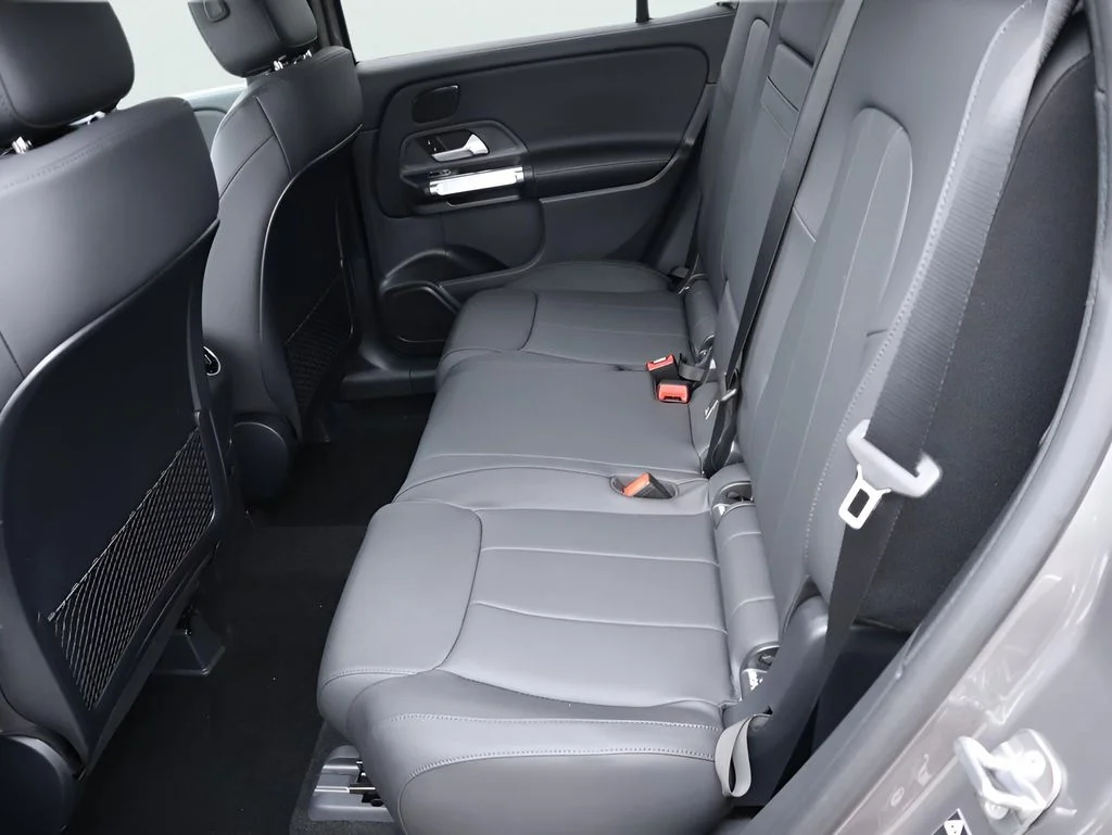 New 2026 Mountain Grey Metallic Mercedes-Benz GLB 250 image 22