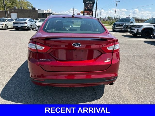 Used 2015 Red Ford SE image 18