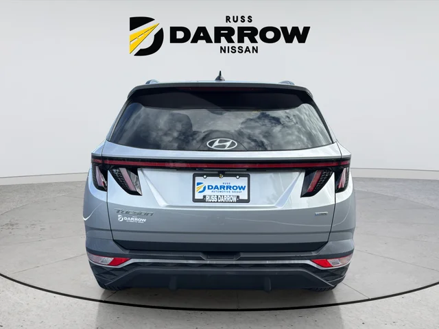 Used 2023 Silver Hyundai SEL image 4