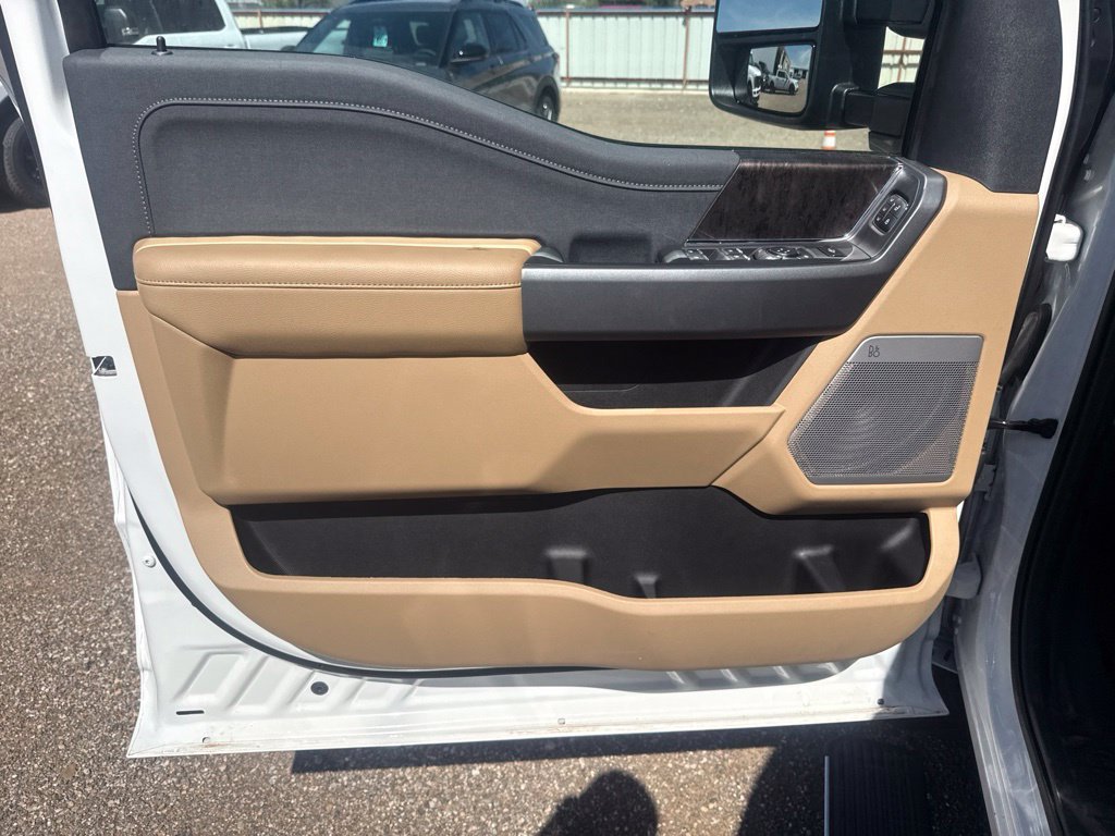 New 2026 Star White Metallic Tri-Coat Ford Lariat image 12