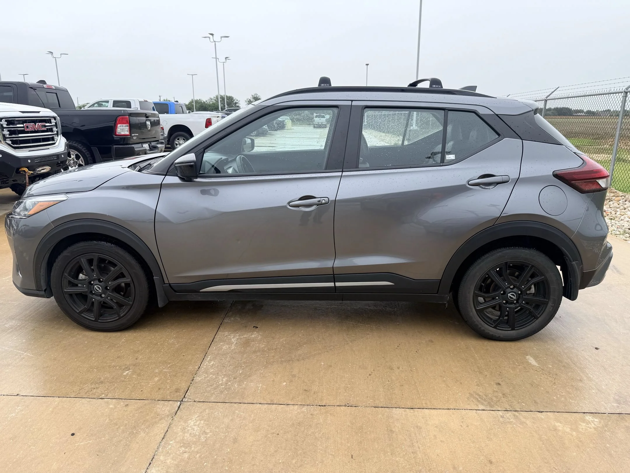 Used 2023 Gray Nissan SR image 9