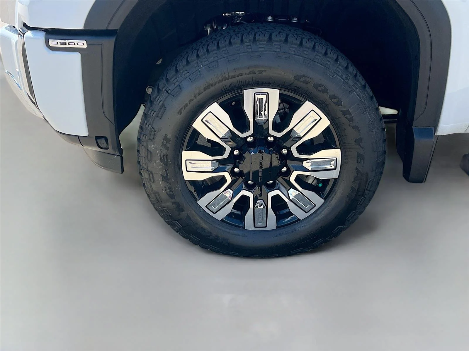 2026 GMC Sierra 3500HD Denali - Photo 31