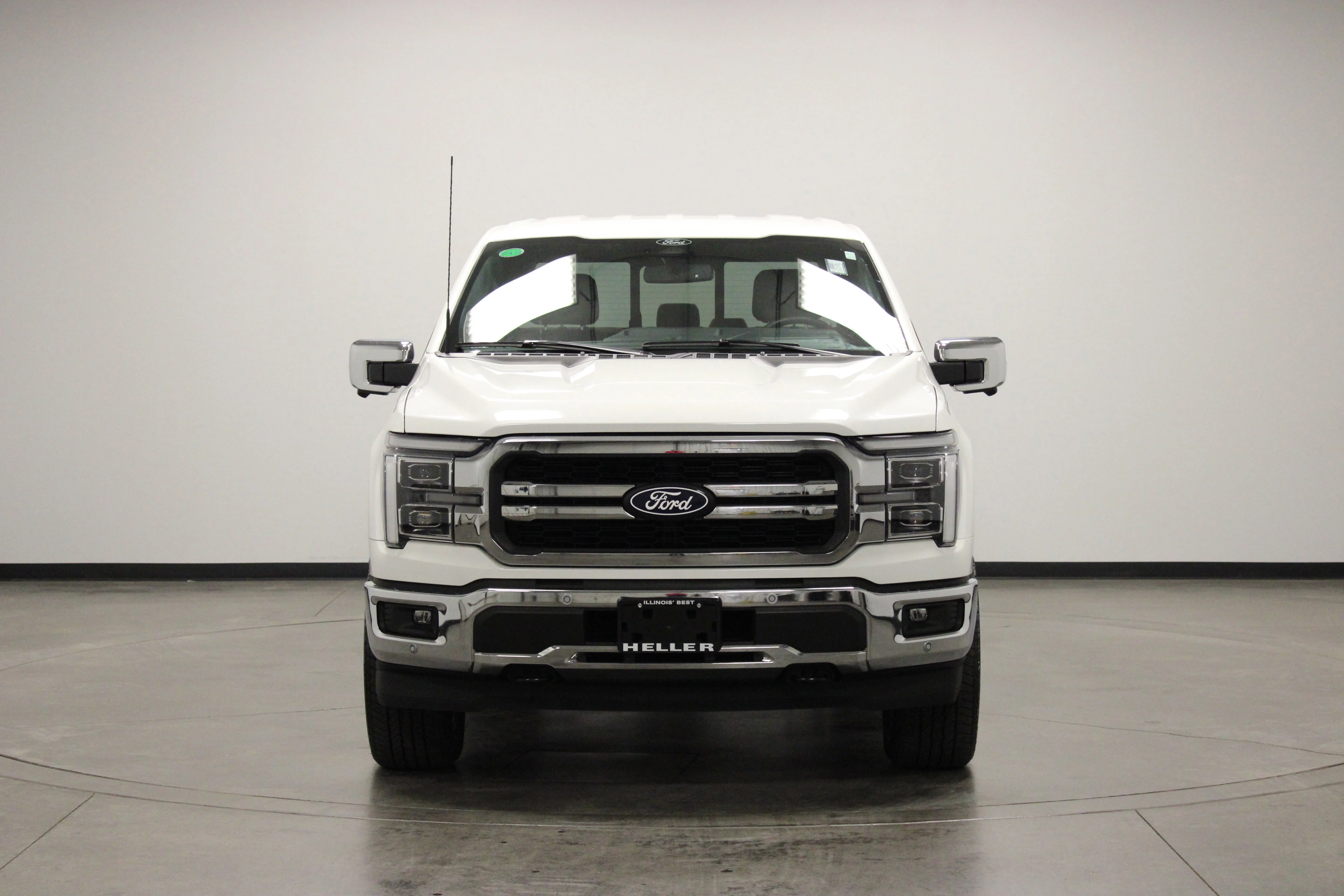 Used 2025 Star White Metallic Tri-Coat Ford LARIAT image 3