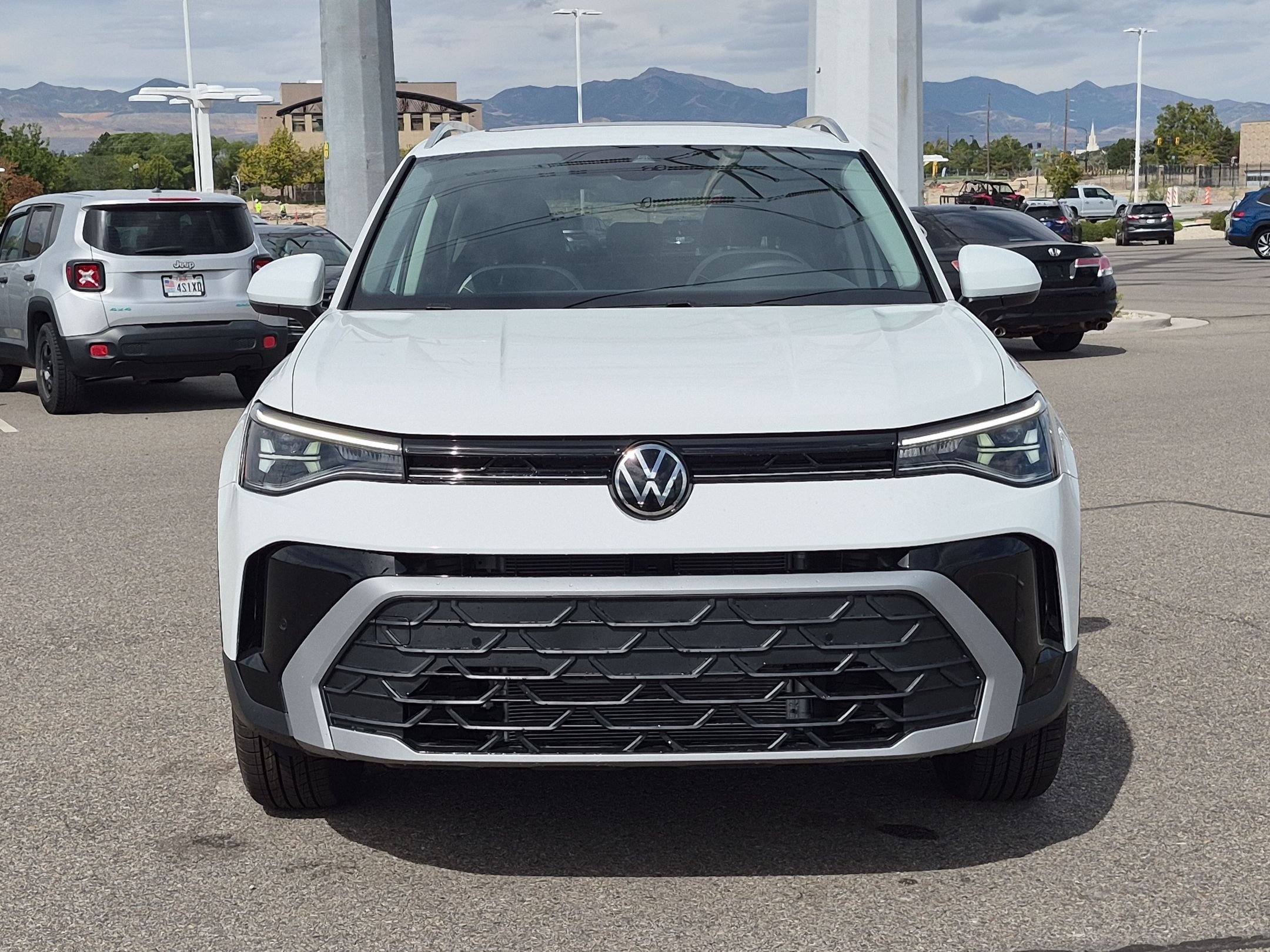 New 2026 Pure White Volkswagen SE image 9